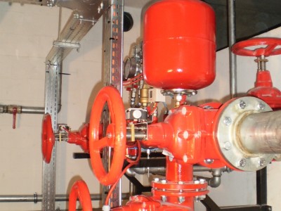 Zespół zaworów odcinających z monitoringiem otwarcia / zamknięcia.